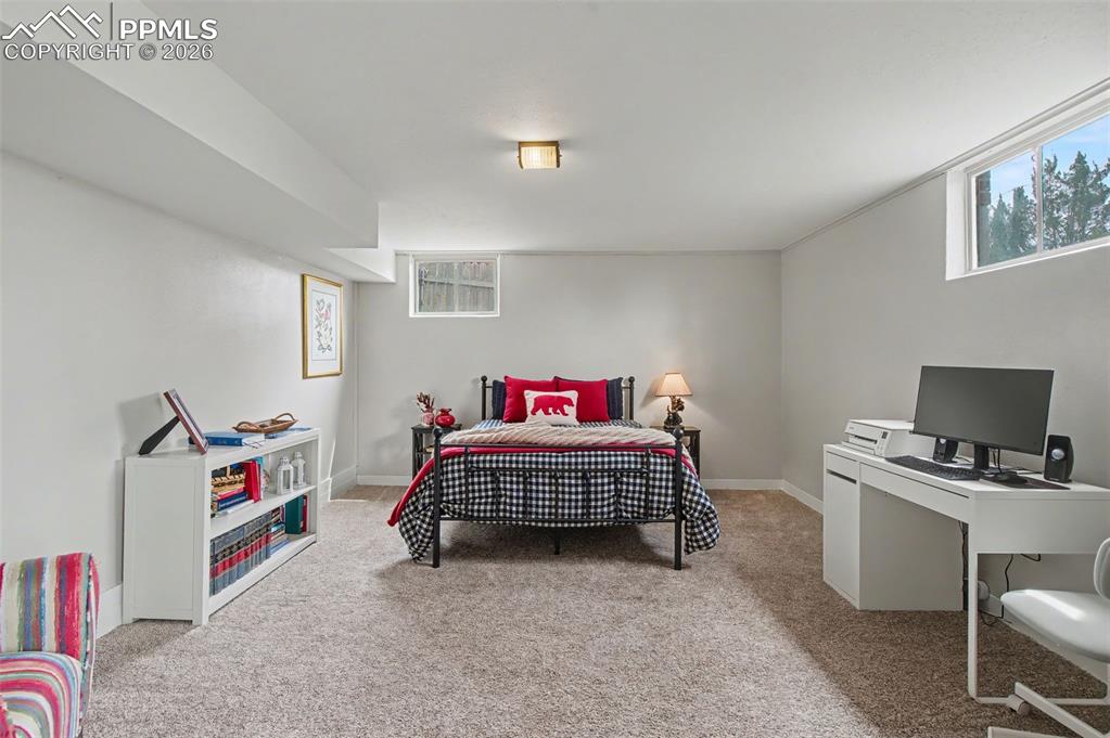 Image 41 of 44: Bedroom