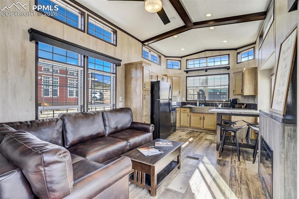 Image 25 of 50: No Description Available