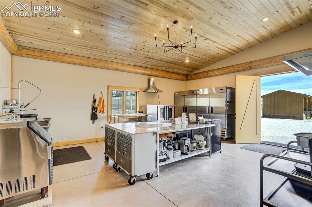 Image 40 of 50: No Description Available