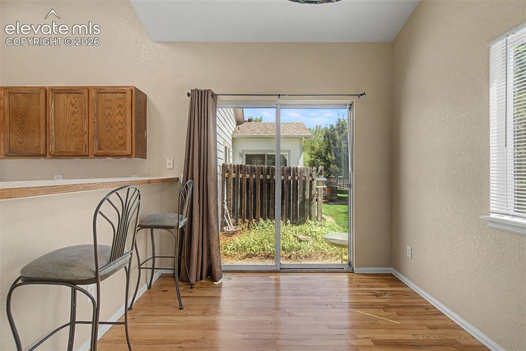 Image 16 of 44: Dining Room