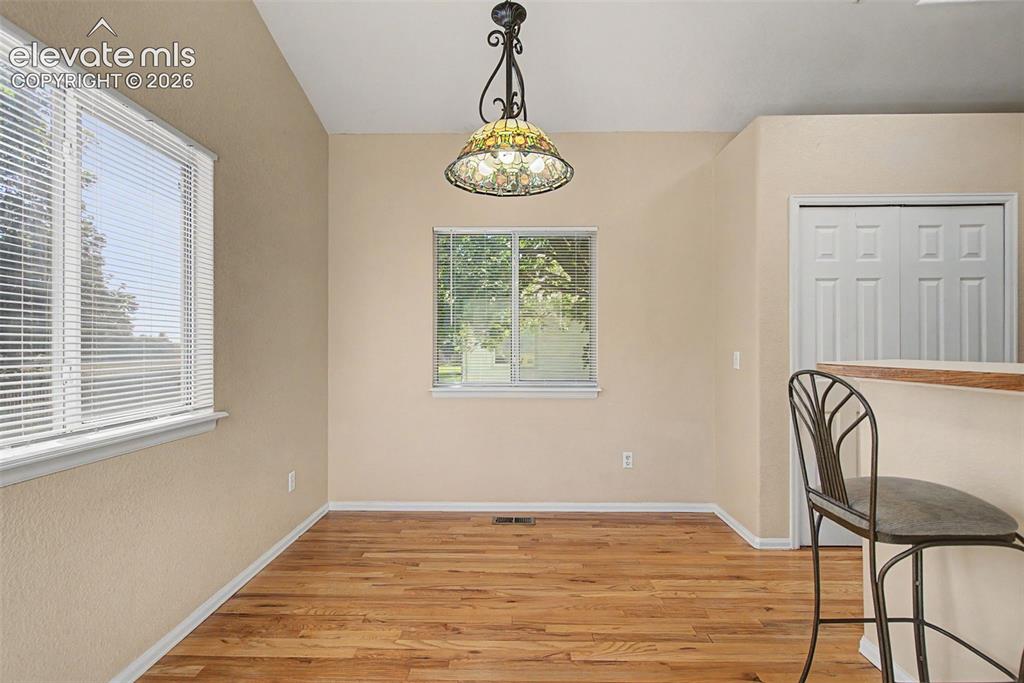 Image 18 of 44: Dining Room
