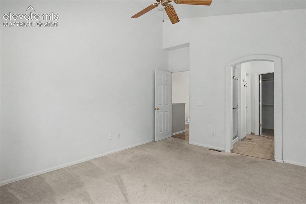 Image 23 of 44: Master Bedroom