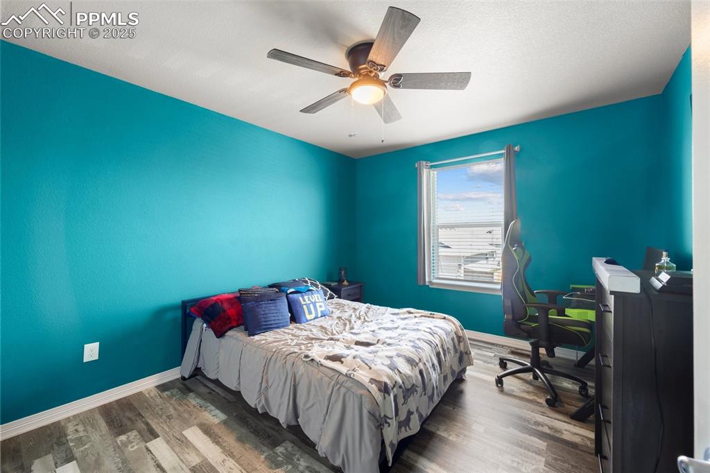 Image 17 of 30: Bedroom