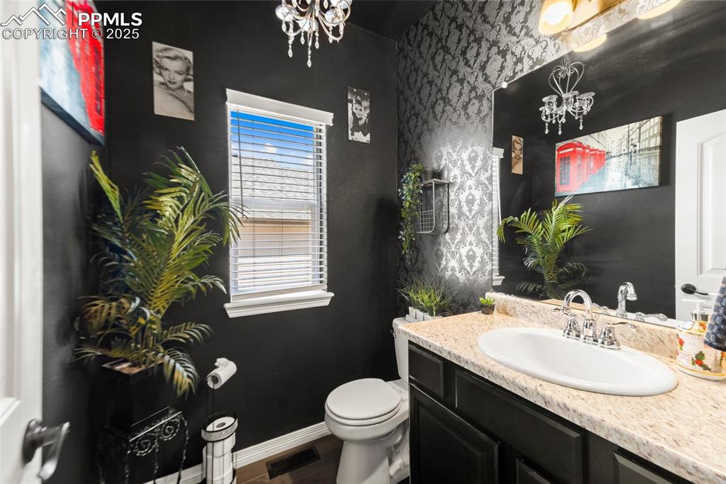 Image 5 of 30: Bathroom