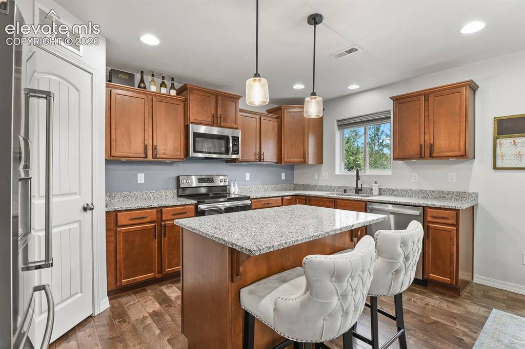 Image 13 of 38: Kitchen
