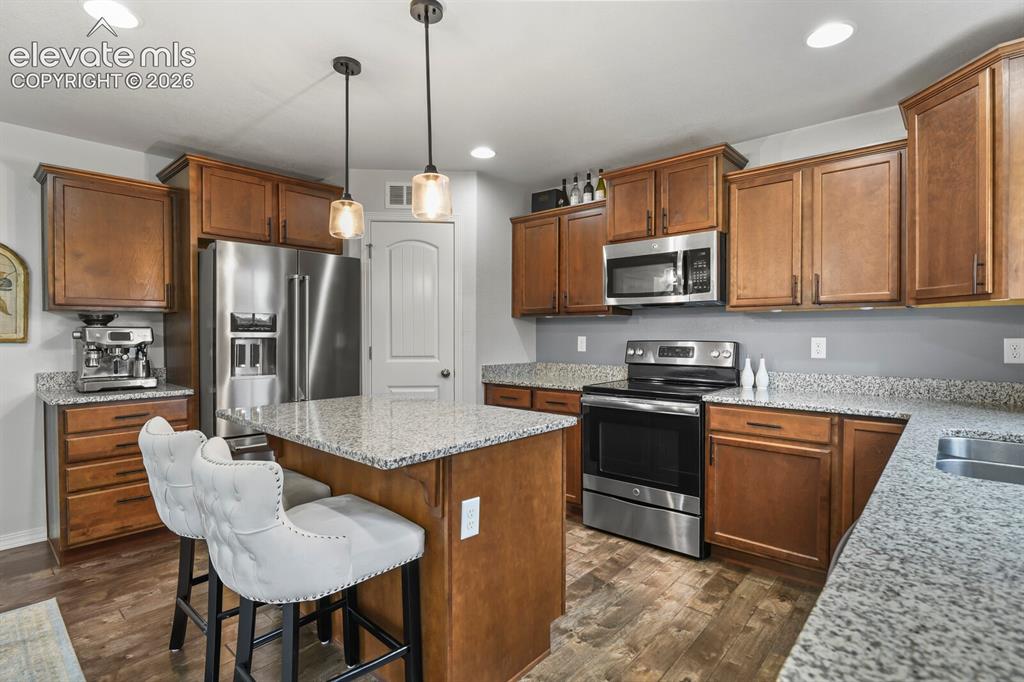 Image 14 of 38: Kitchen