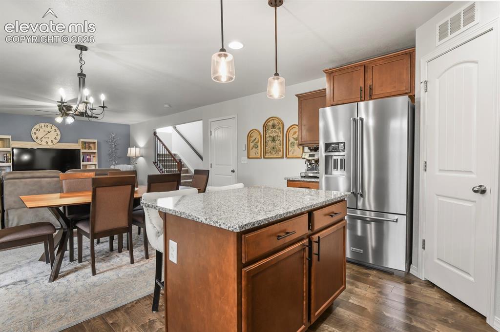 Image 15 of 38: Kitchen