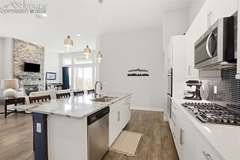 Image 12 of 49: Kitchen