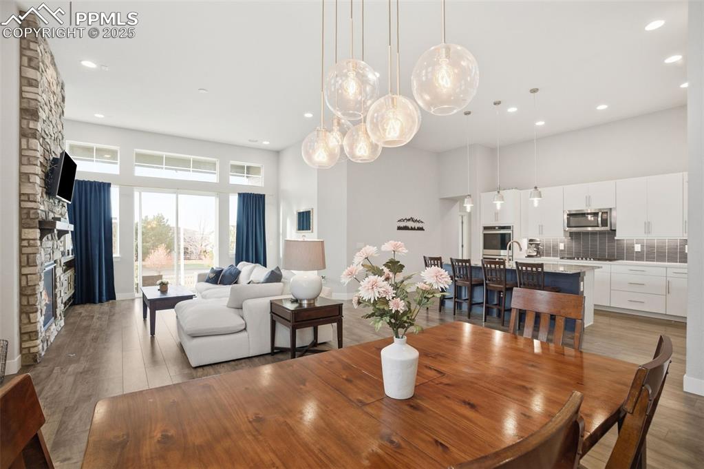 Image 8 of 49: Dining Area