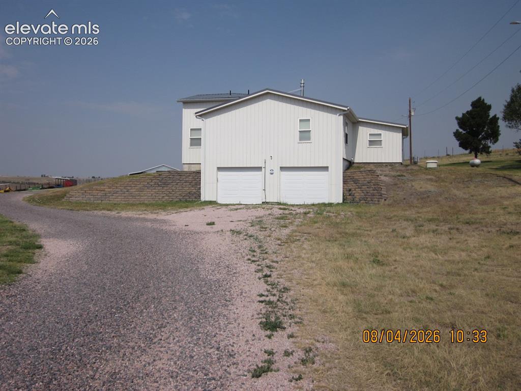 Image 4 of 18: Side of Structure