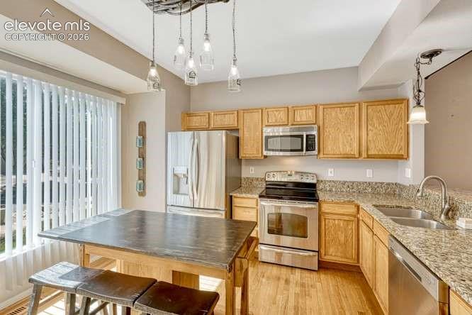 Image 7 of 38: Kitchen