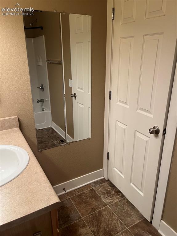 Image 38 of 38: Bathroom