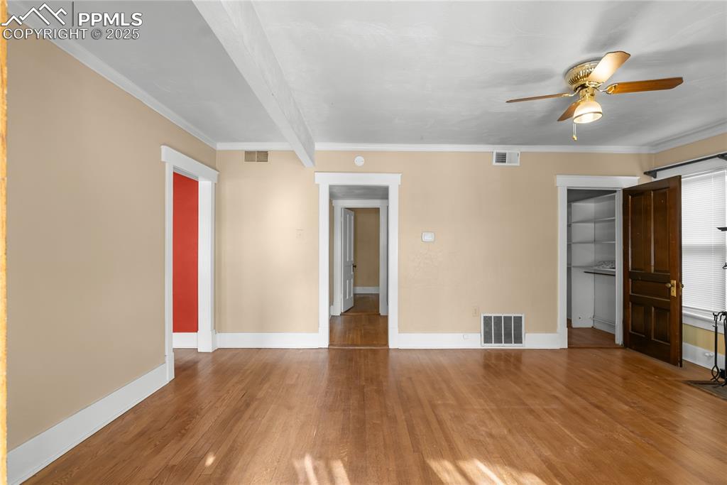 Image 3 of 24: Living Room