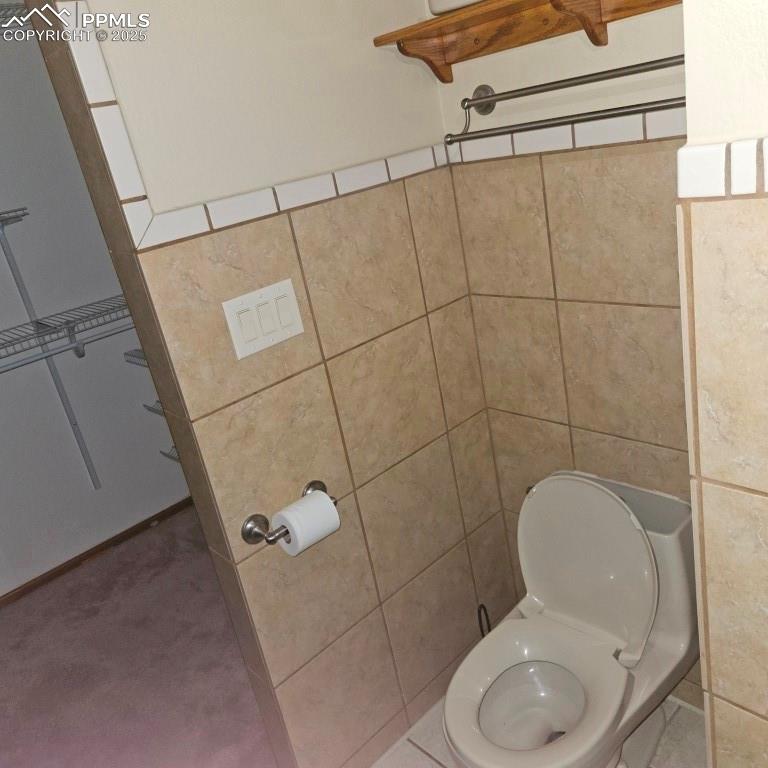 Image 12 of 16: Bathroom