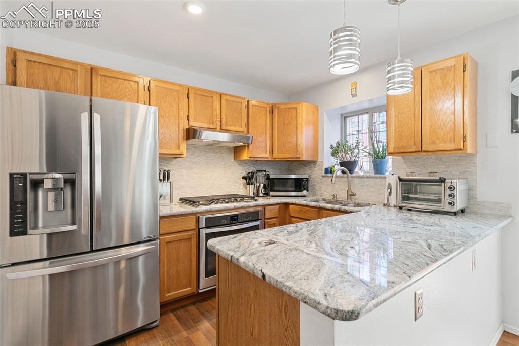 Image 13 of 35: Kitchen