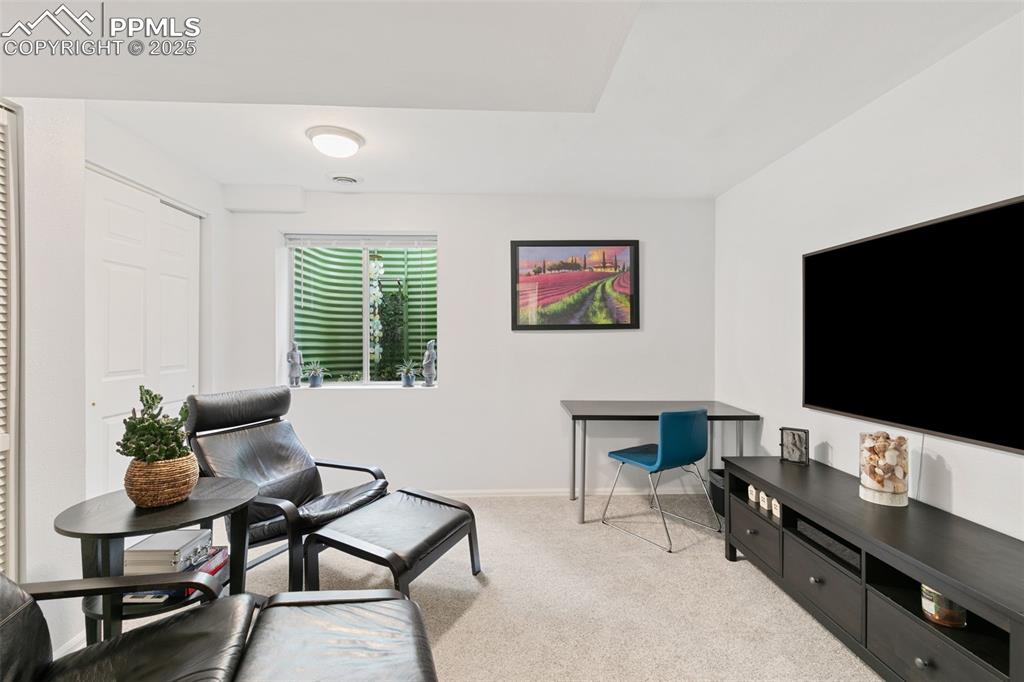 Image 23 of 35: Could be a 4th bedroom in needed!