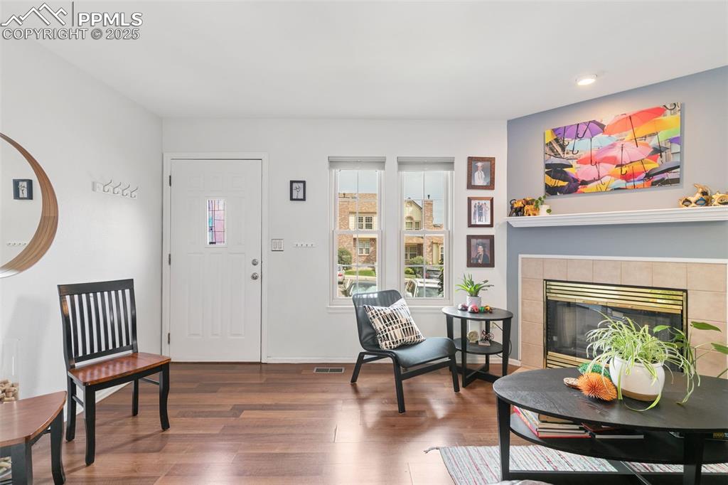 Image 4 of 35: Entry