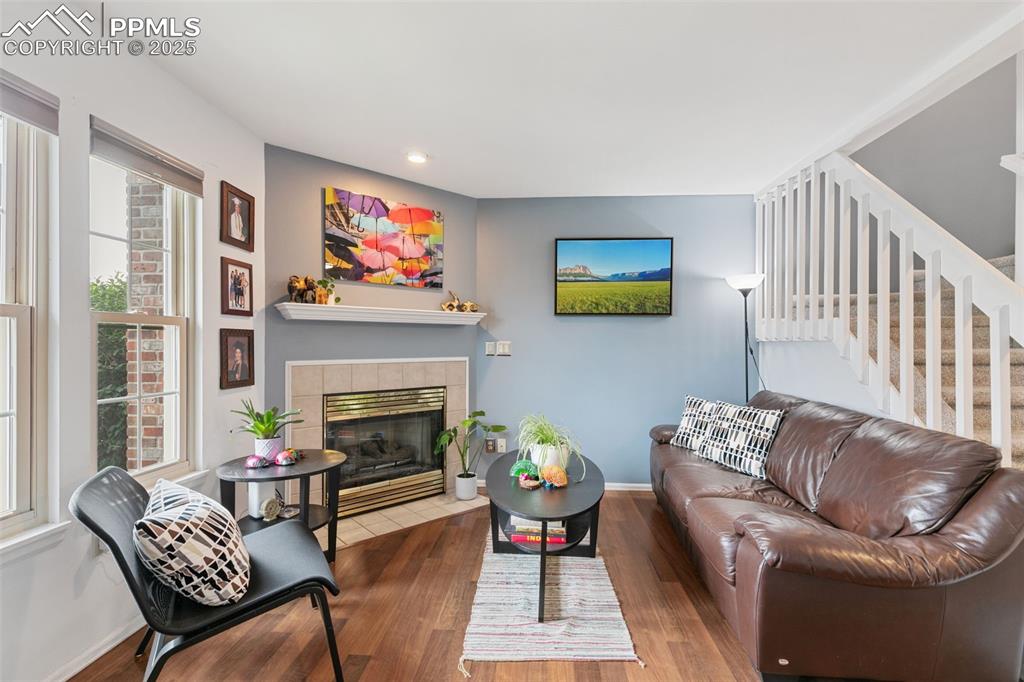 Image 6 of 35: Living Room