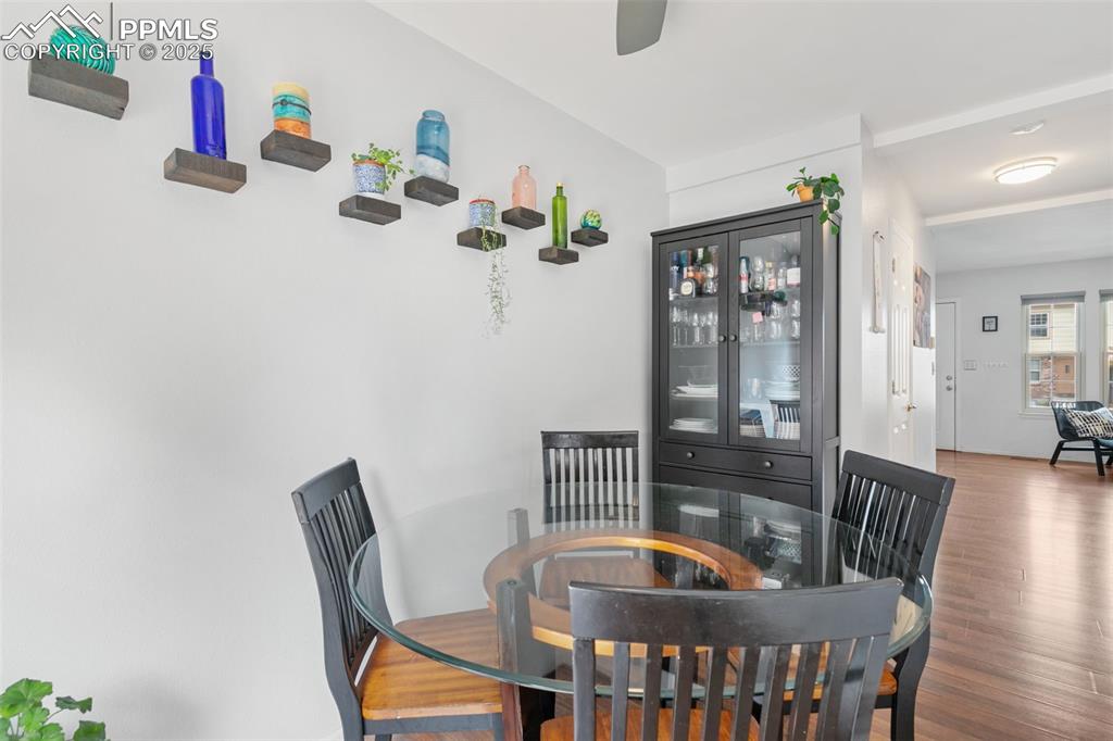 Image 9 of 35: Dining Area