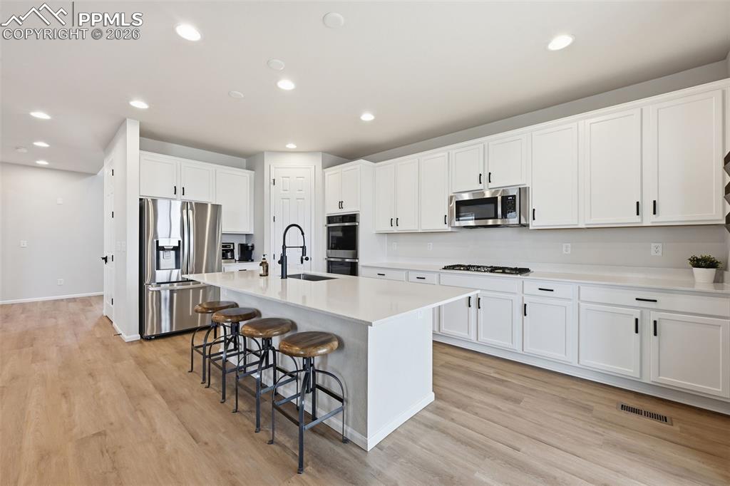 Image 10 of 35: Kitchen