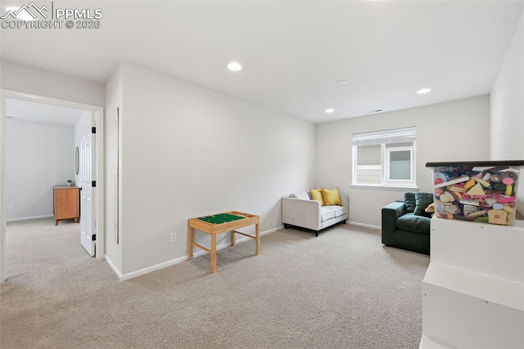 Image 12 of 35: Loft