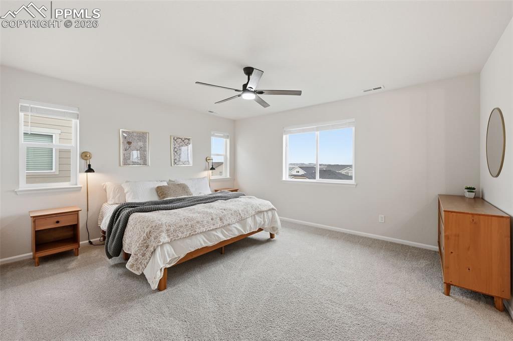 Image 14 of 35: Bedroom