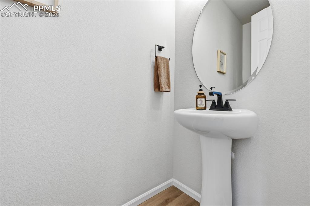Image 4 of 35: Bathroom