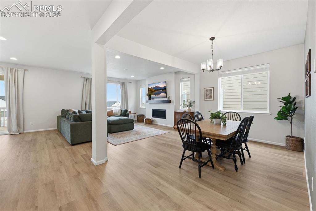 Image 5 of 35: Dining Area