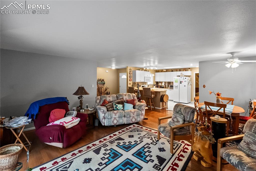 Image 10 of 32: Living Room