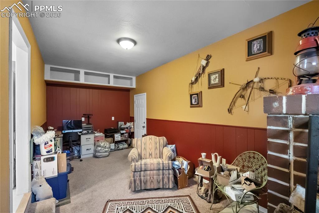 Image 12 of 32: Office