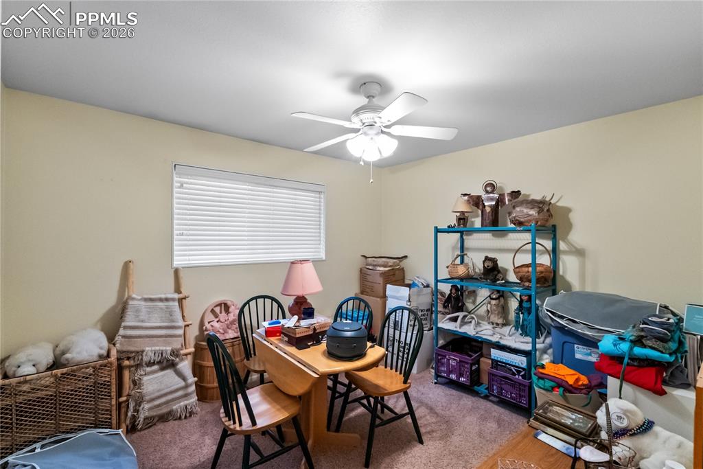 Image 16 of 32: Office