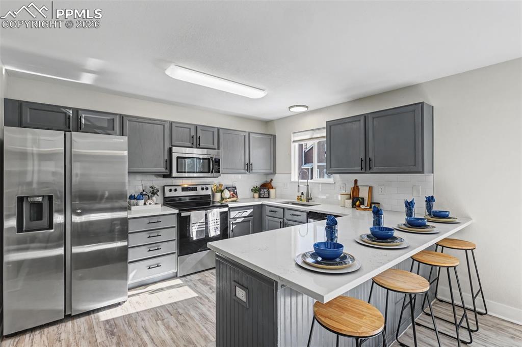 Image 11 of 35: Kitchen