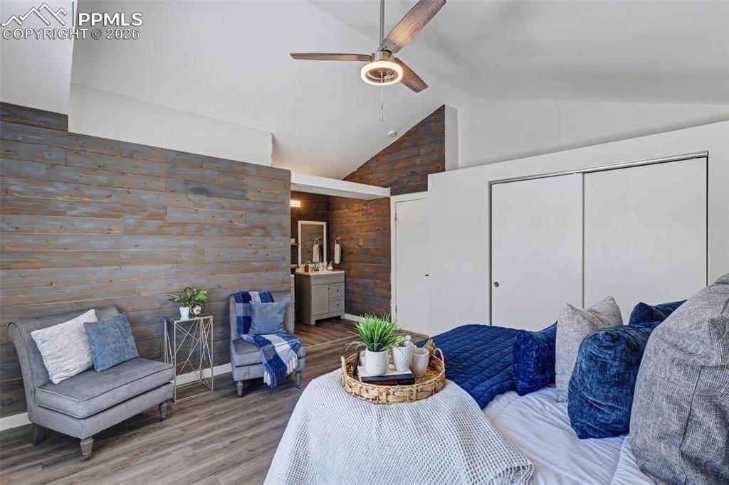 Image 17 of 35: Living Room