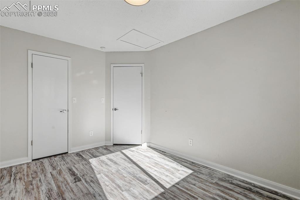 Image 26 of 35: Bedroom