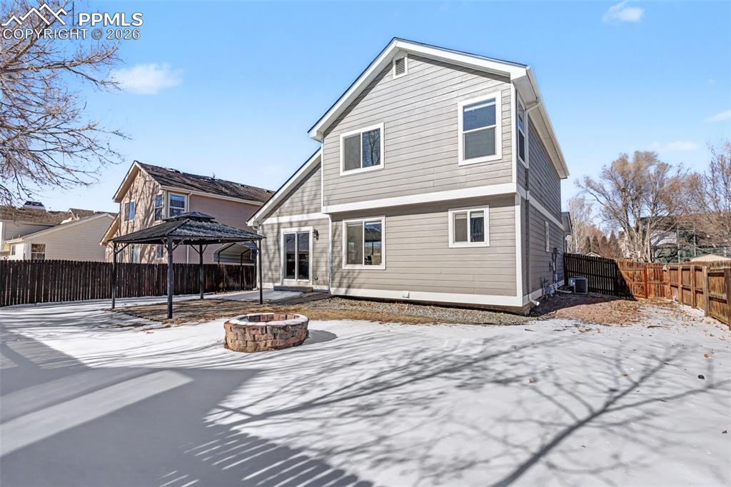 Image 36 of 36: Back of Structure