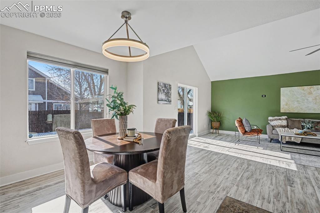 Image 8 of 35: Dining Area