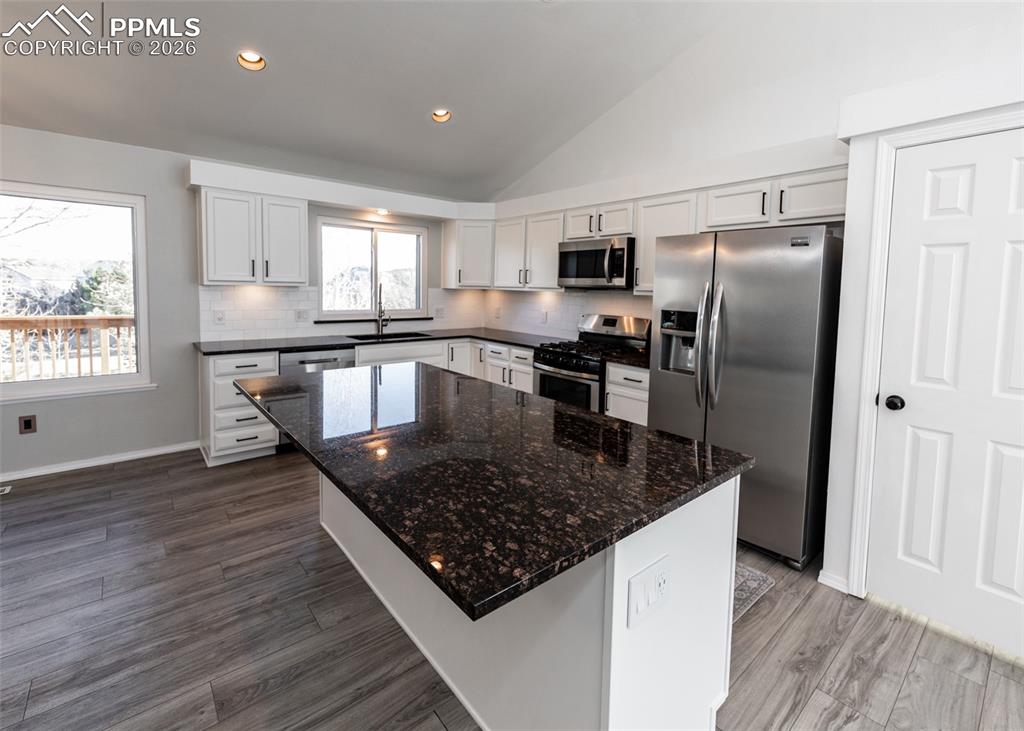 Image 12 of 50: Kitchen