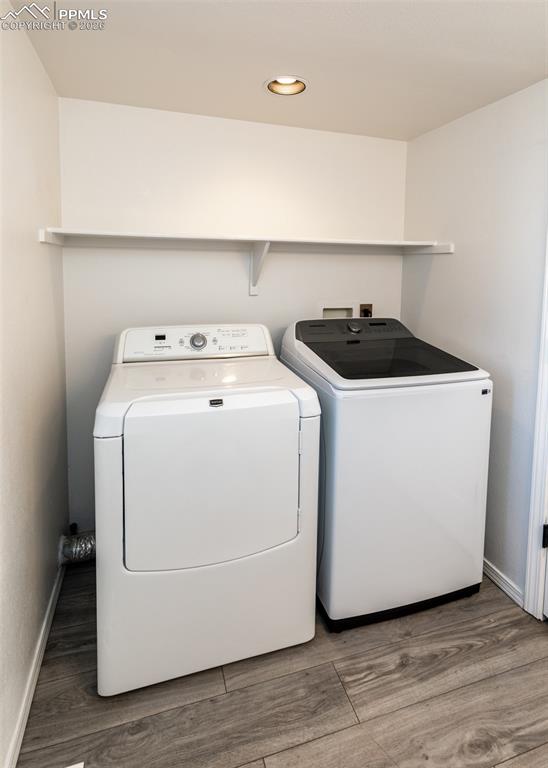 Image 21 of 50: Laundry