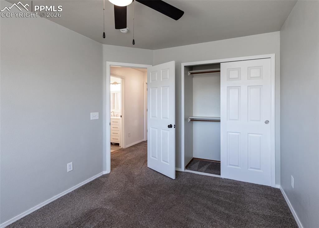 Image 34 of 50: Bedroom