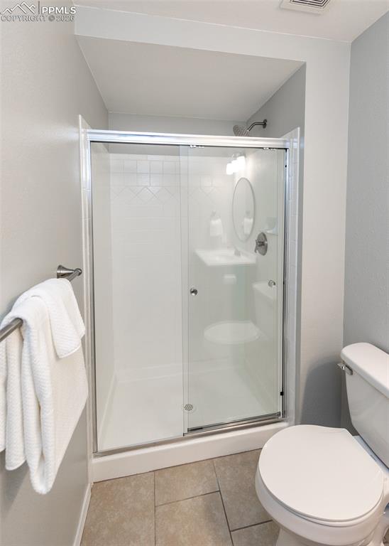 Image 48 of 50: Bathroom