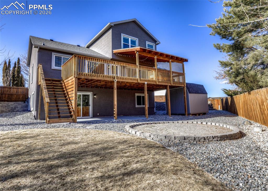 Image 5 of 50: Back of Structure