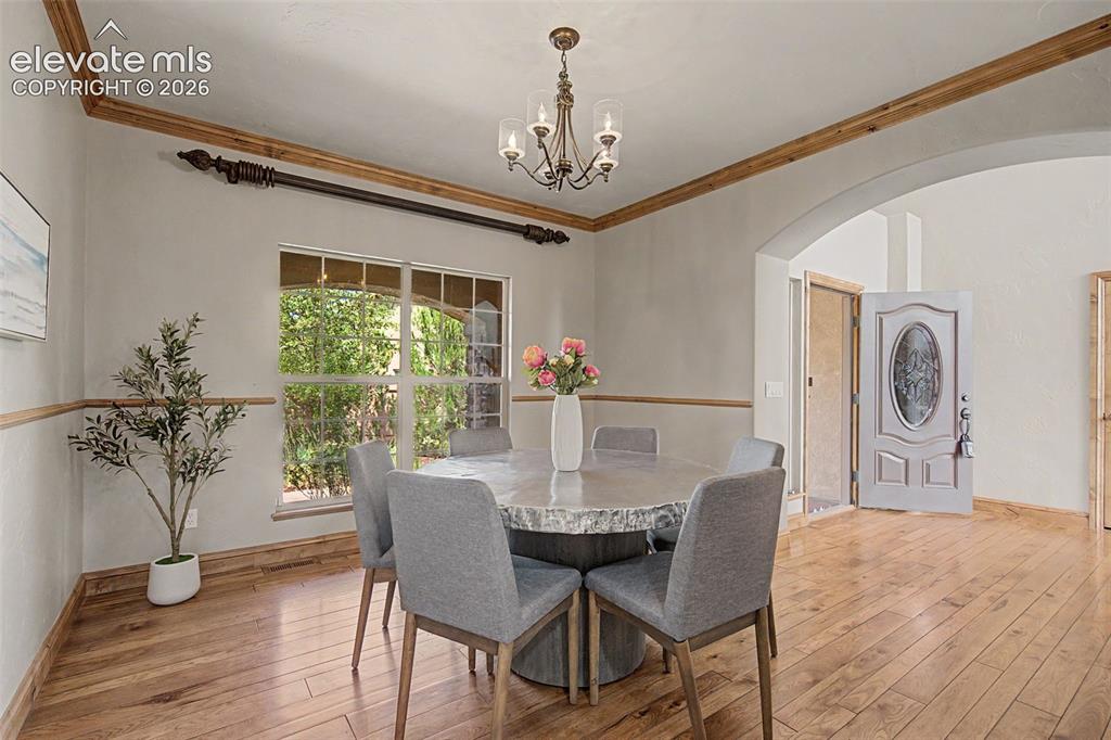 Image 10 of 49: Dining Room