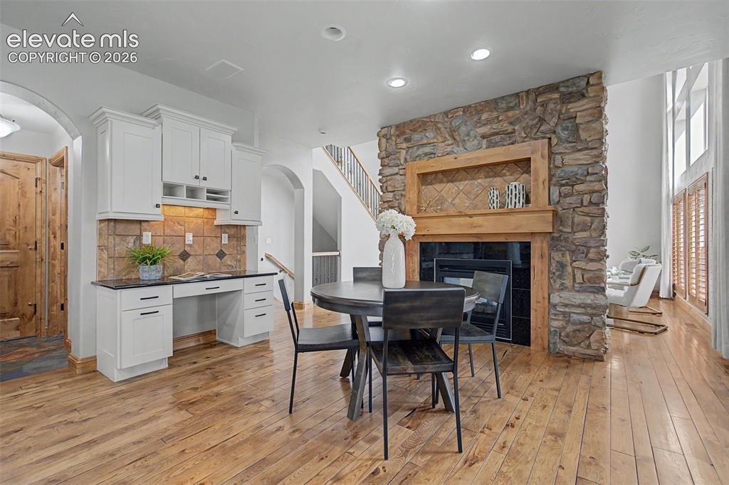 Image 13 of 49: Dining Area