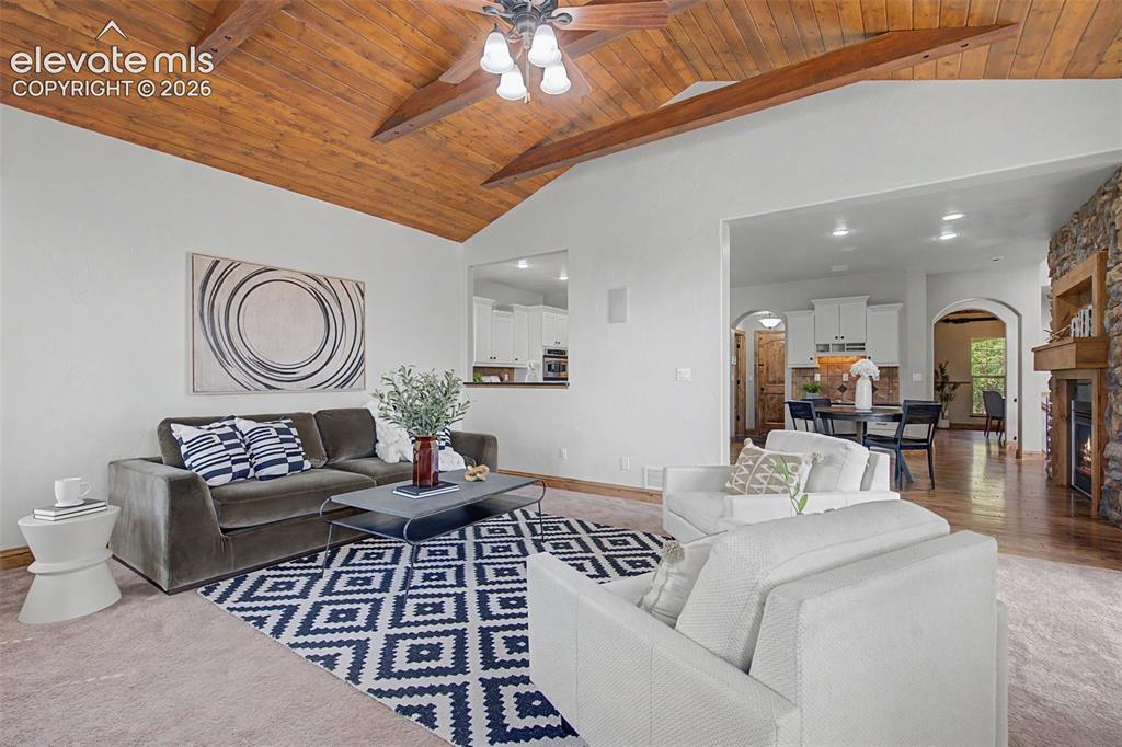 Image 17 of 49: Living Room