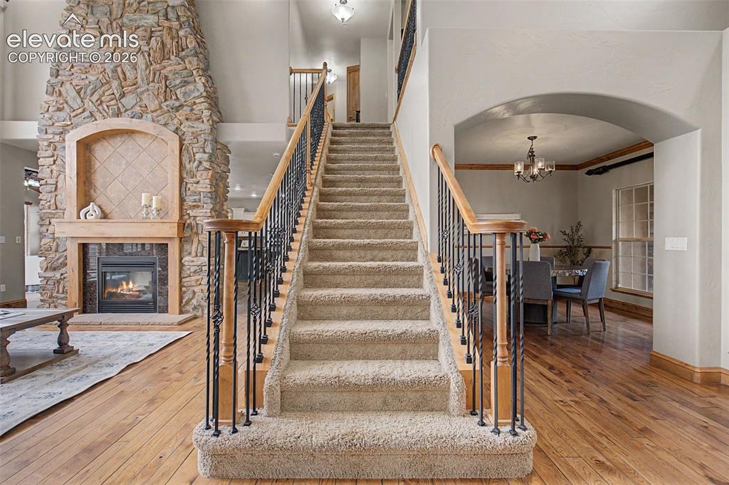 Image 9 of 49: Entrance Foyer