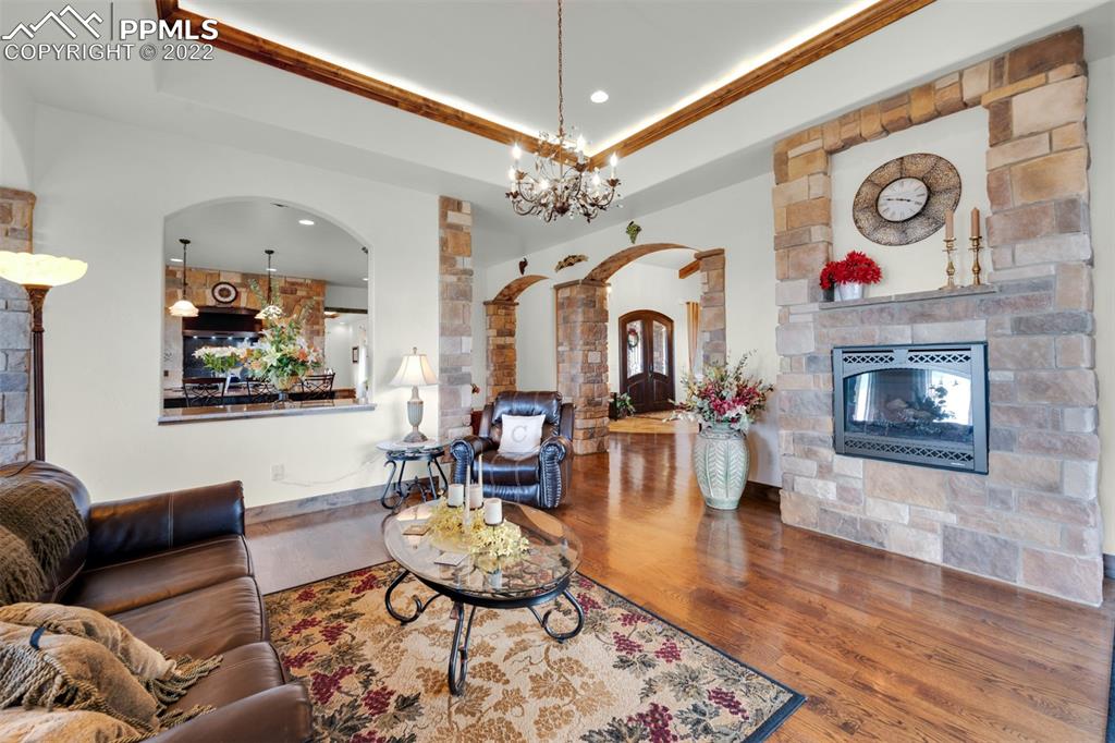 Listing 4467441, Image 9 of 44