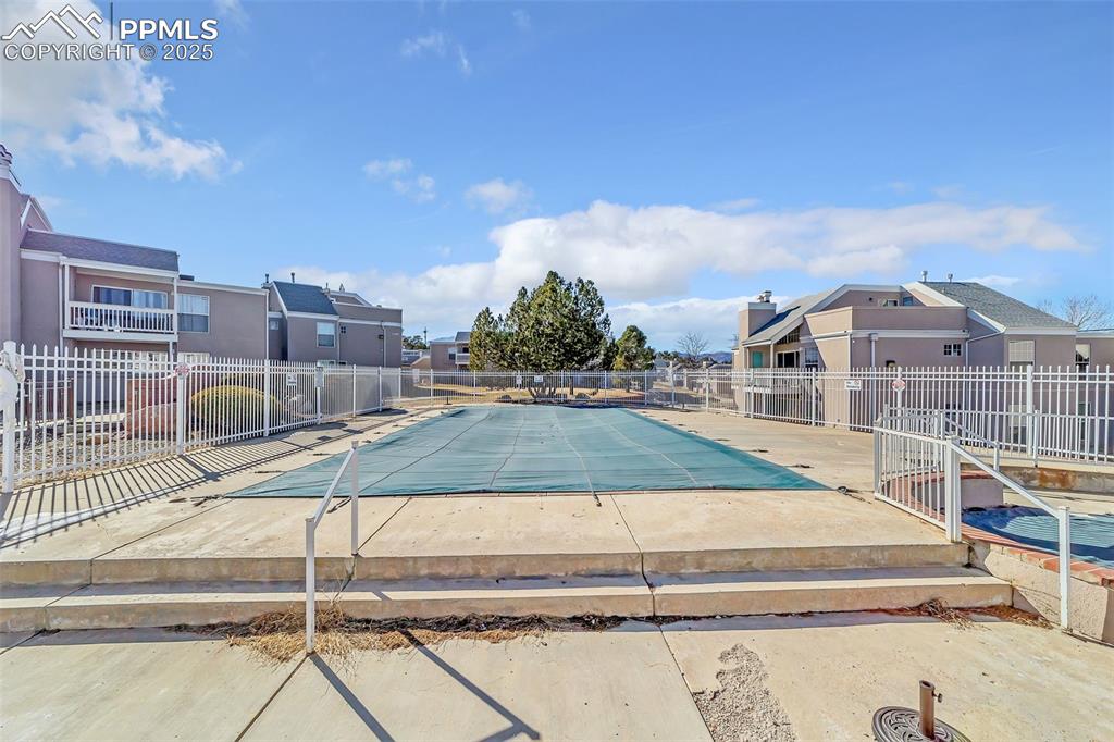 Image 26 of 26: Pool