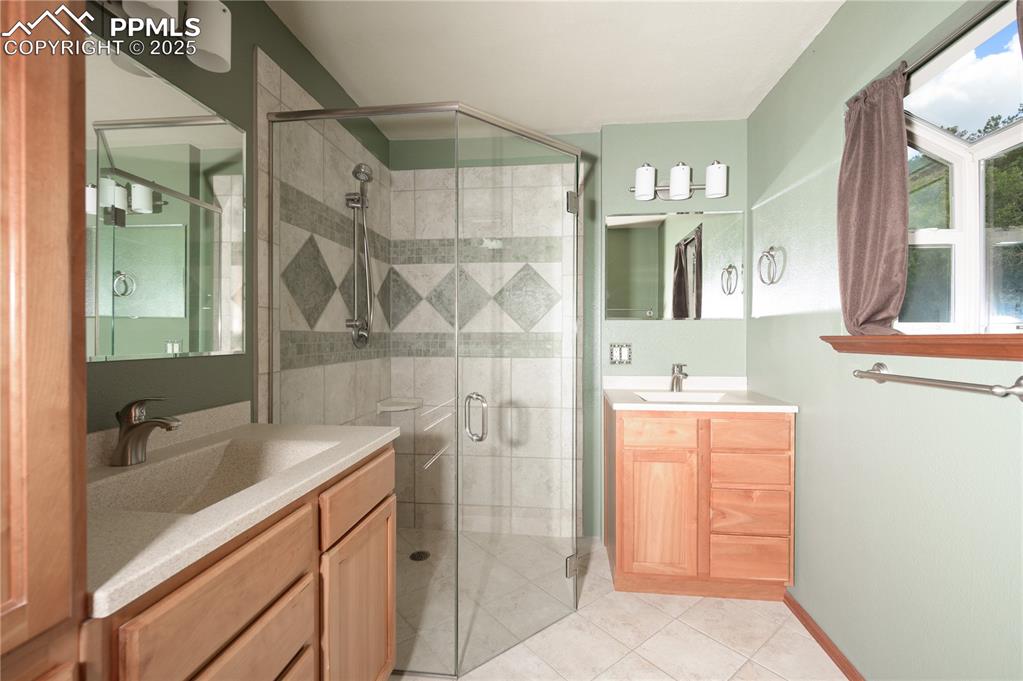 Image 13 of 34: Primary bathroom