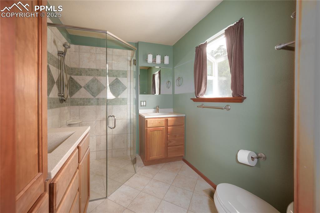 Image 14 of 34: Primary bathroom