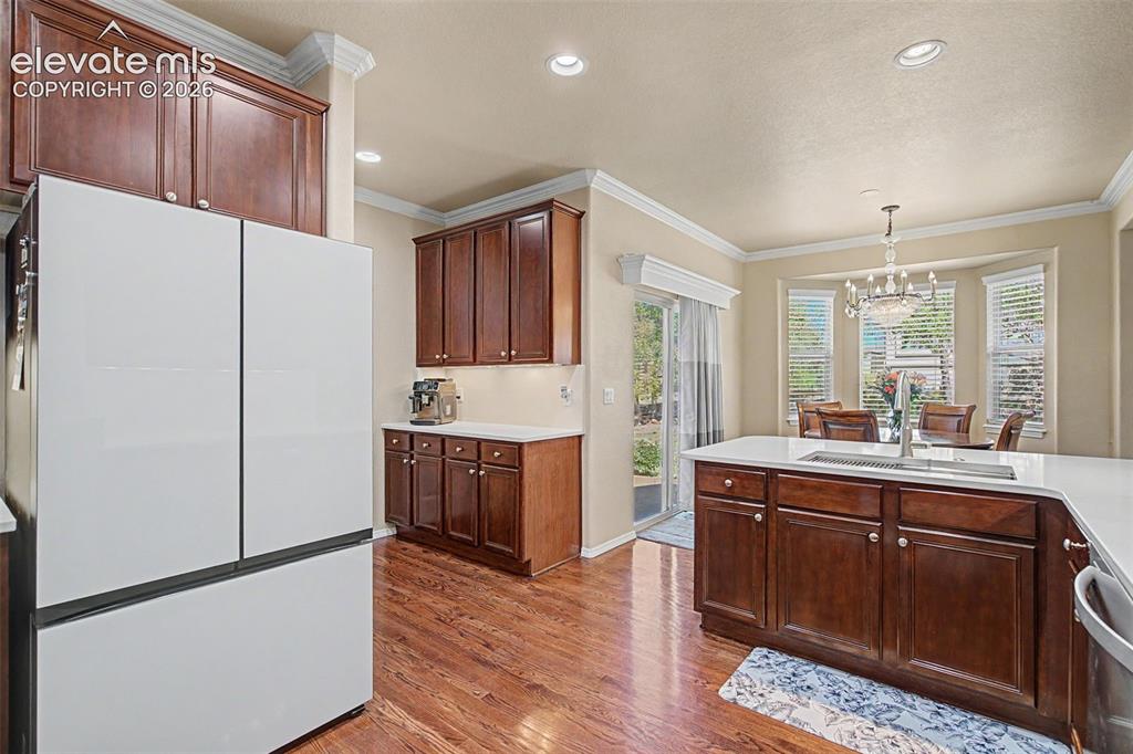 Image 14 of 39: Gorgeous new quartz countertops